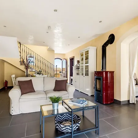 New! Lamar Villa *